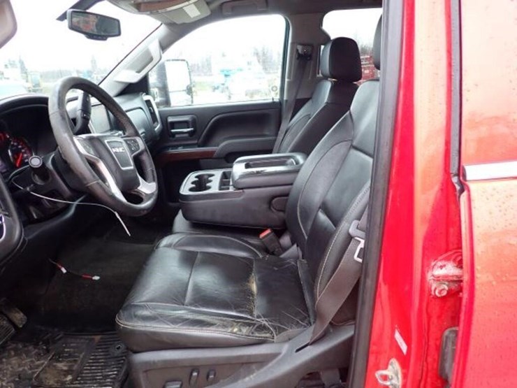 2016-gmc-2500hd-image-28