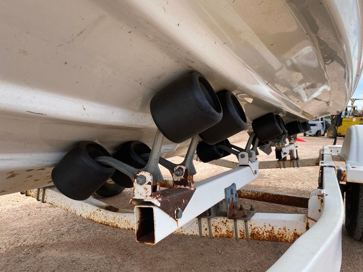 #1566-•-1986-celebrity-v190-19'-boat-(has-wi-title)-image-11