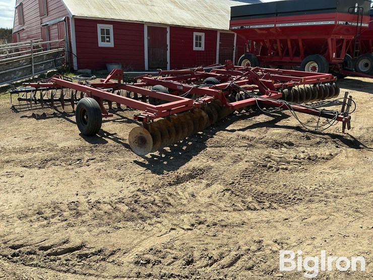 case-ih-3900-image-3