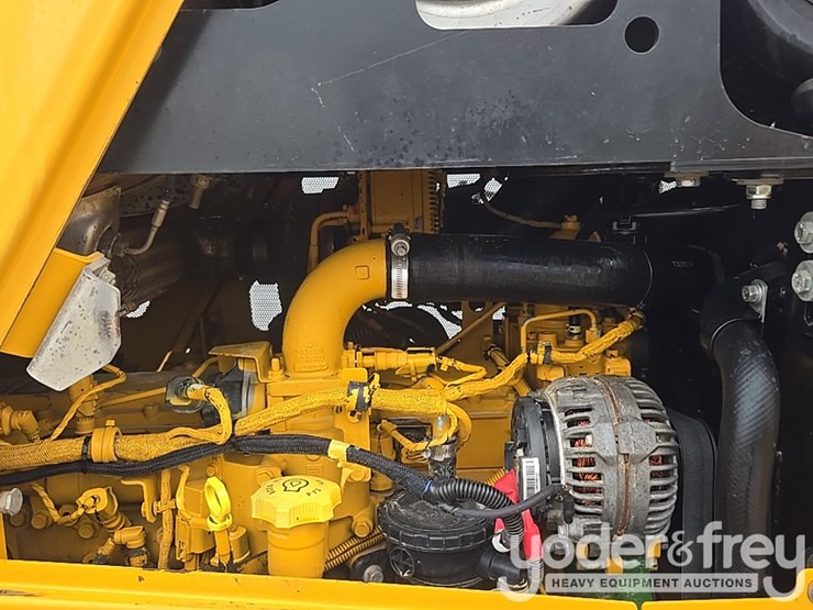 2019-deere-700k-lgp-image-44