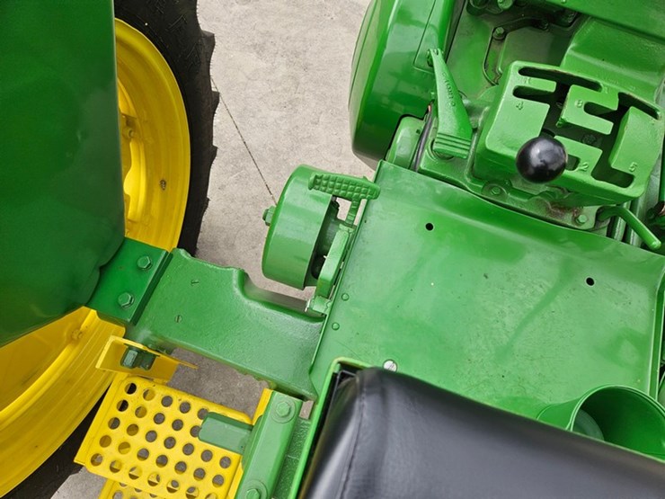 1955-john-deere-60-image-26