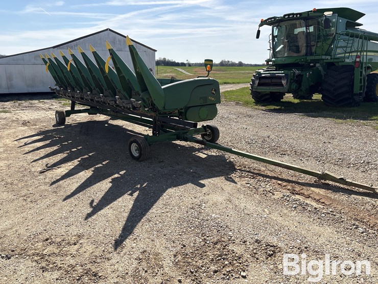 2008-john-deere-608c-image-1