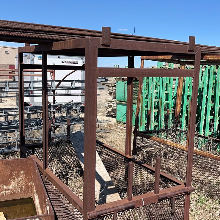 Scaffolding on Carring Cage.