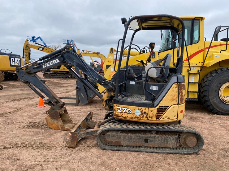 2011-deere-27d-image-5