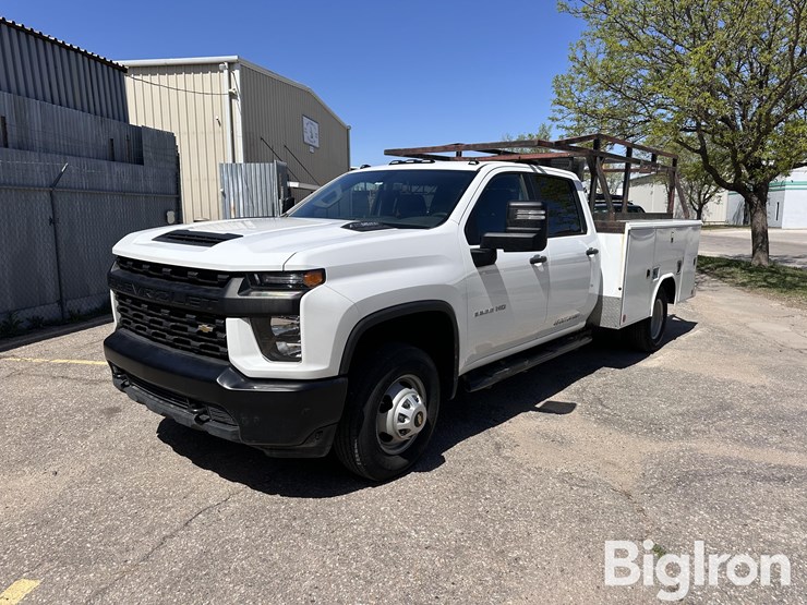 2021-chevrolet-3500-image-1