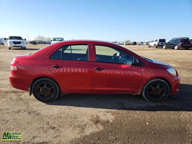 non-operable-2008-toyota-yaris-sport-4dr-sedan-4a-image-23