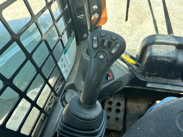bobcat-t650-image-24
