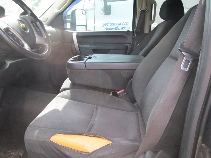 2011-chevrolet-2500hd-image-32