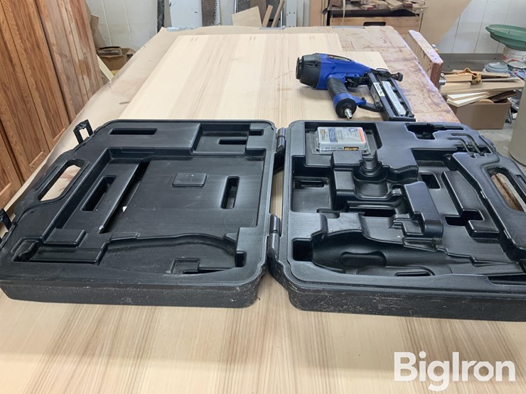 campbell-hausfeld-nb006400av-air-nailer-image-4