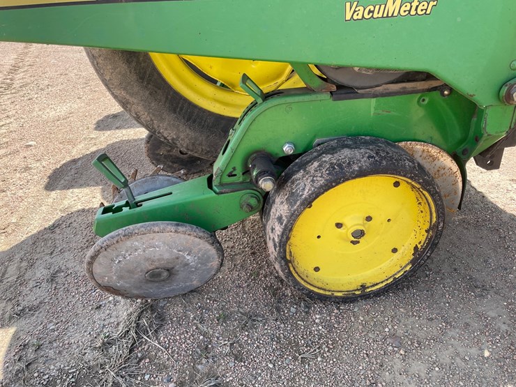 john-deere-7200-image-22