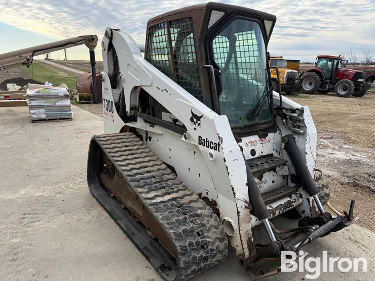2005-bobcat-t300-image-3