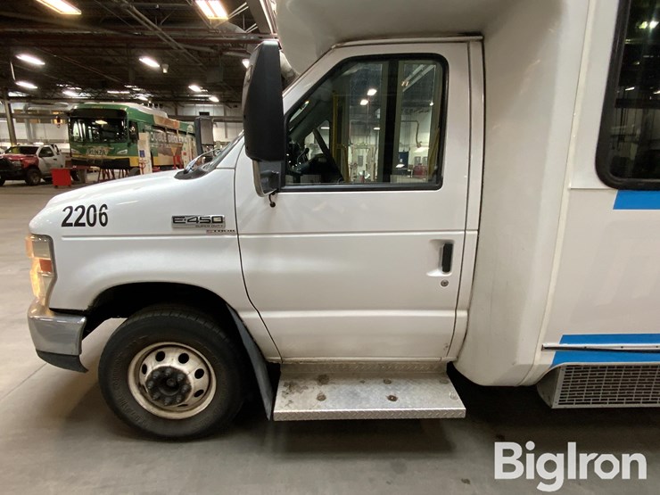 2013-ford-e450-image-14