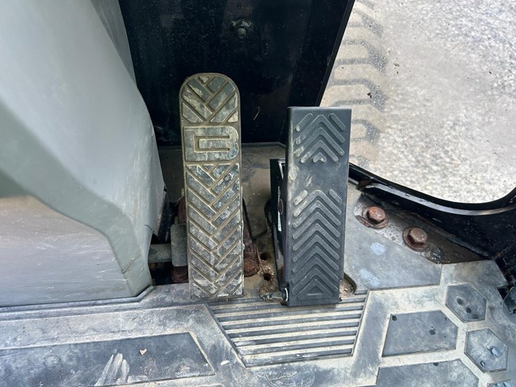 2017-caterpillar-903c2-image-21