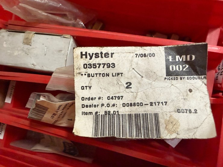 #2042-•-pallet-of-misc.-forklift-parts-image-12