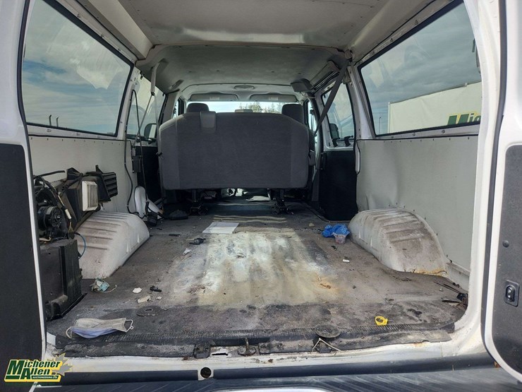2009-ford-cargo-image-15