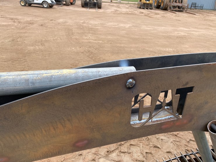 caterpillar-60-image-13