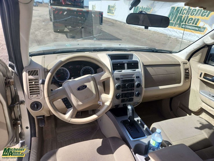2010-ford-escape-xlt-image-14