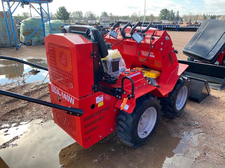#5572-•-agt-sda-140w-wheeled-ride-on-mini-skid-steer-image-3