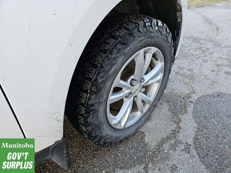 2016-chevrolet-equinox-lt-image-11