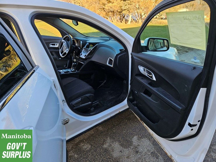 2016-chevrolet-equinox-lt-image-24