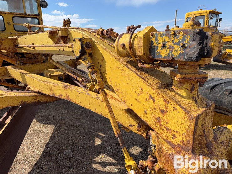 caterpillar-12-image-15