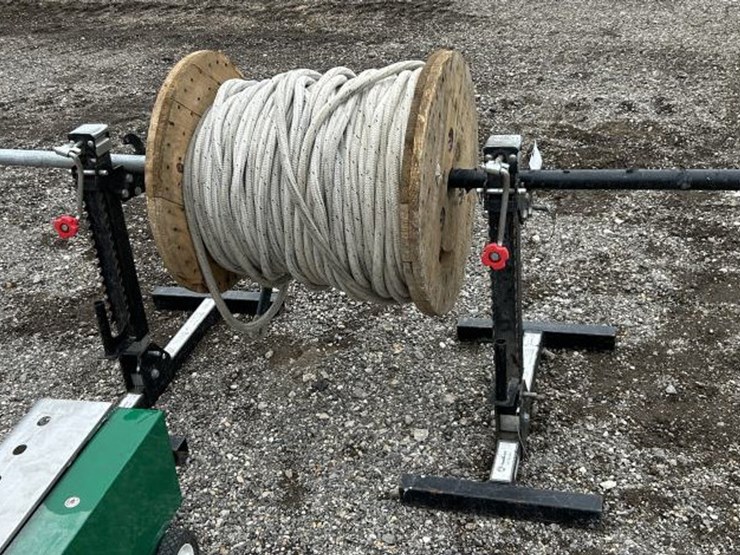 #179-•-jack-stand-&-rope-spool-image-3