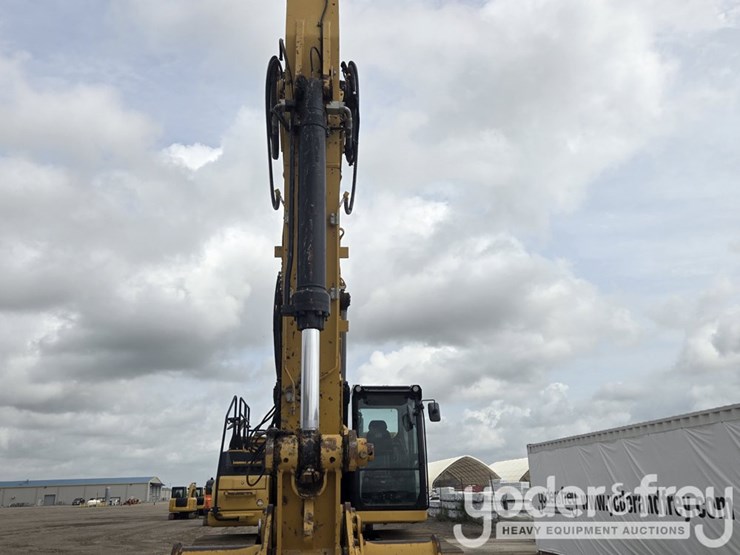 2021-caterpillar-336-image-30