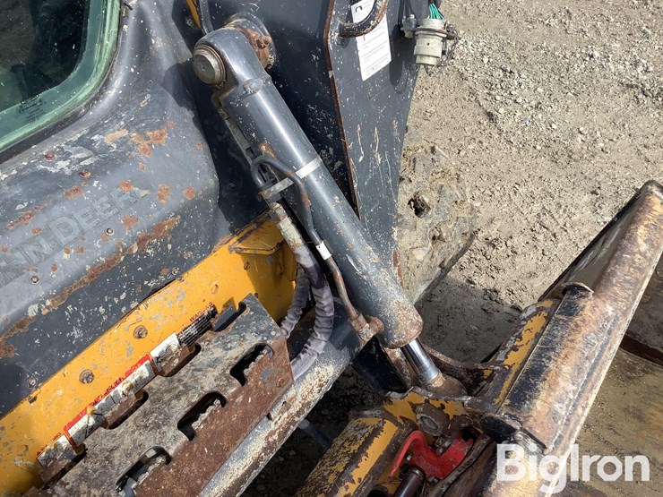 2021-deere-325g-image-14
