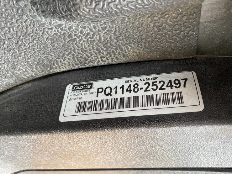 #1581-•-club-car-electric-golf-cart-with-charger-image-23