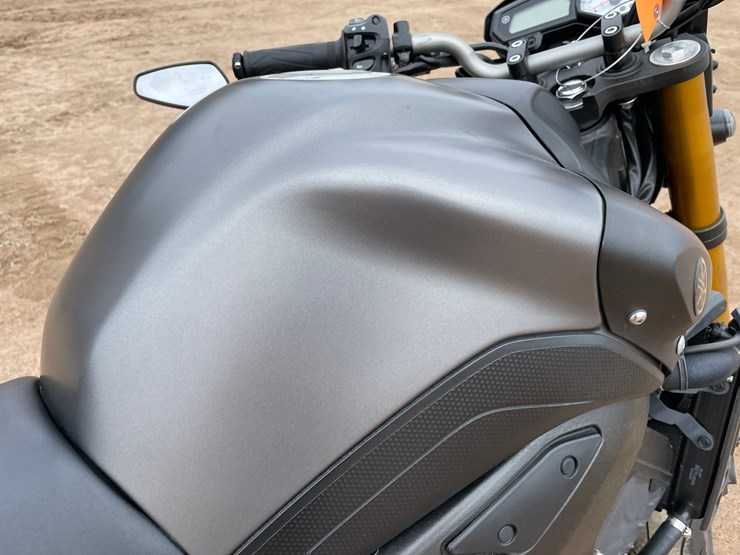 #1634-•-2012-yamaha-fz8-n-motorcycle-(has-wi-title)-image-29