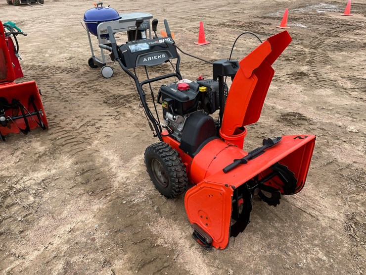 #1543-•-ariens-deluxe-28-sho-snowblower-image-3
