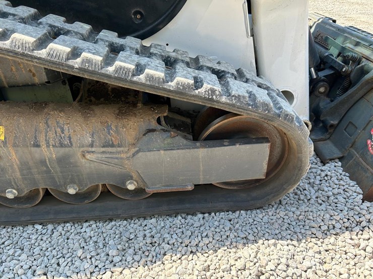 2023-bobcat-t64-image-14