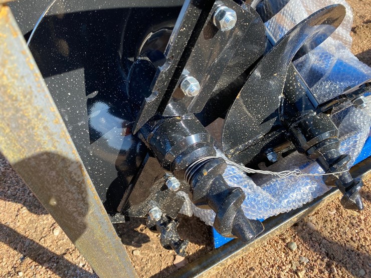 #4094-•-agt-hydraulic-auger-attachment-with-(3)-bits-image-7