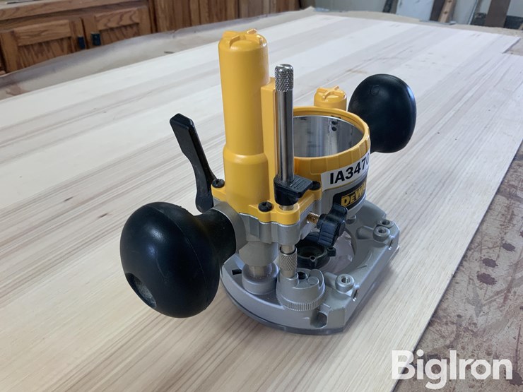 dewalt-dnp612-plunge-base-image-3