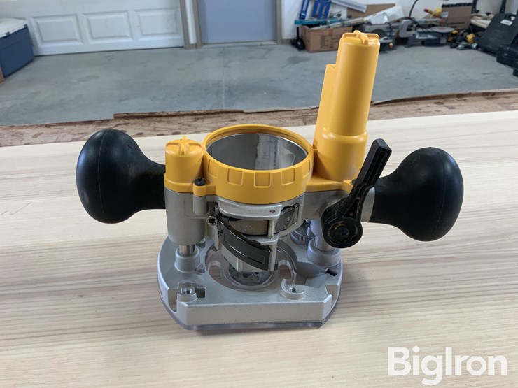 dewalt-dnp612-plunge-base-image-6