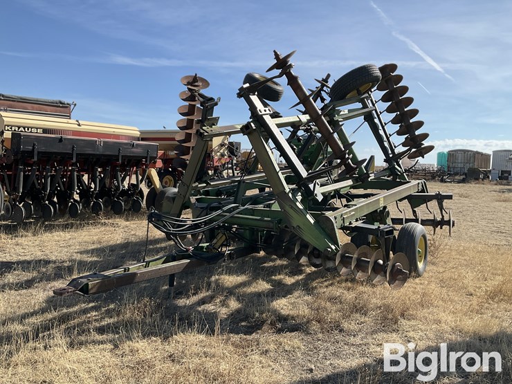 john-deere-331-image-1