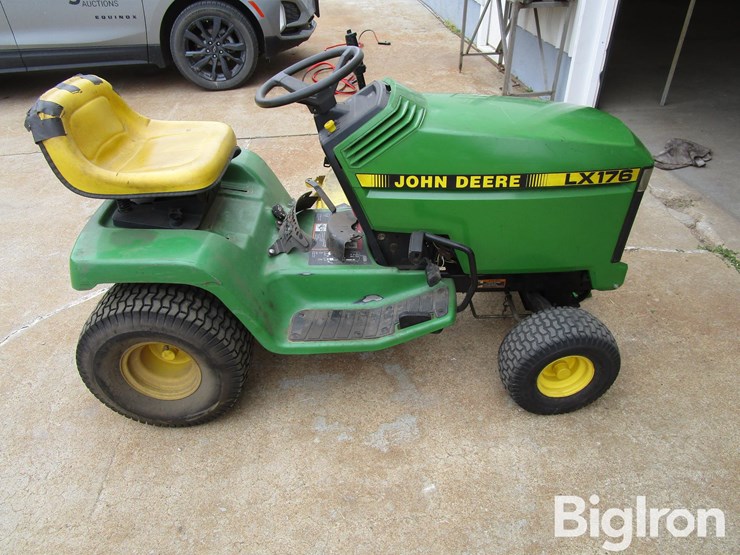 john-deere-lx176-image-4