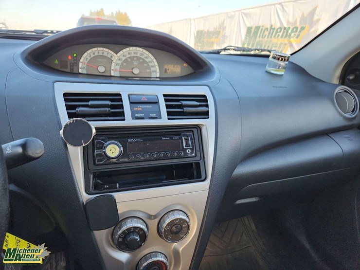 non-operable-2008-toyota-yaris-sport-4dr-sedan-4a-image-12