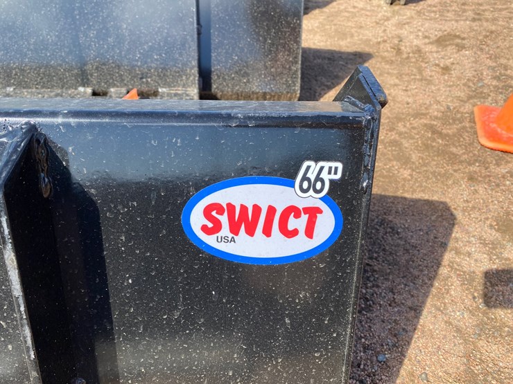 #4054-•-swict-66"-skid-steer-bucket-image-6