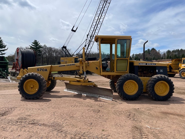 deere-570a-image-2