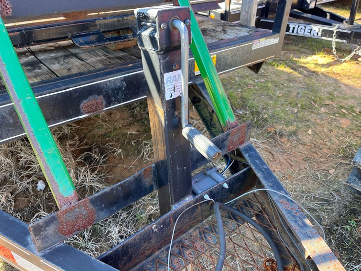 2018-lone-wolf-22'-t/a-utility-trailer-image-9