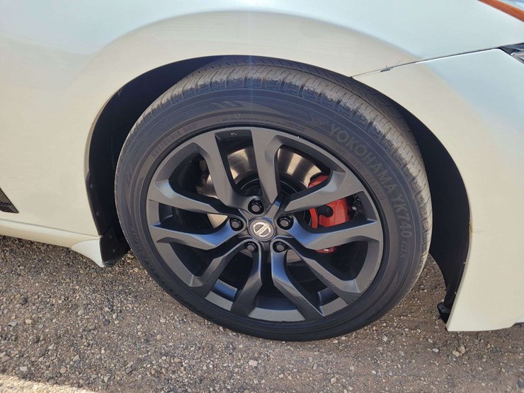 2016-nissan-370z-coupe-2d-image-3