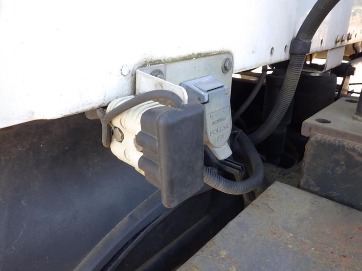 2005-utility-combo-image-15