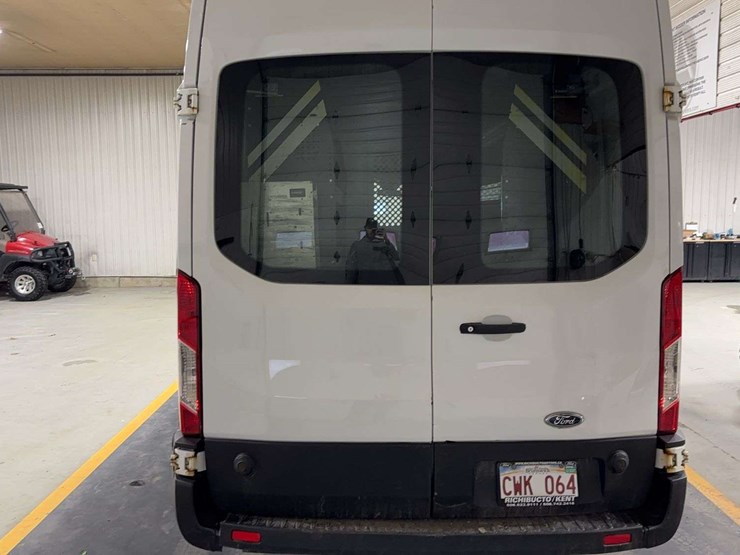 2019-ford-transit-image-28