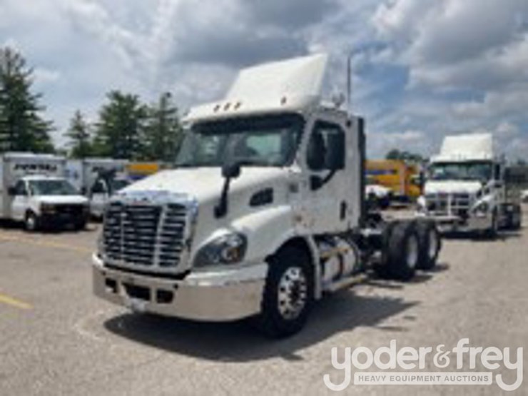 2017-freightliner-cascadia-113-image-1
