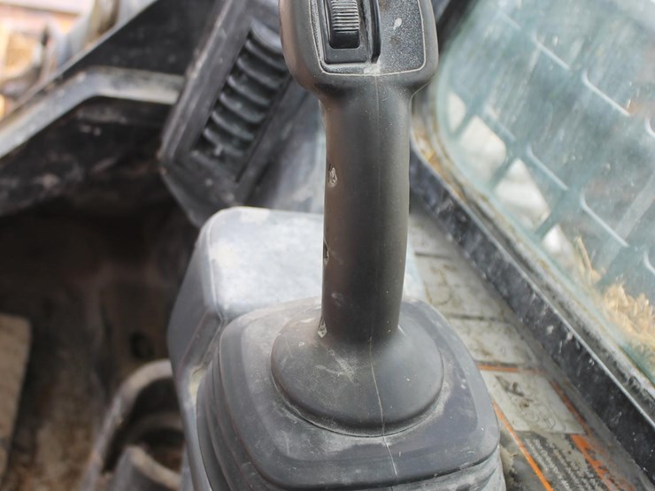 deere-320g-image-14