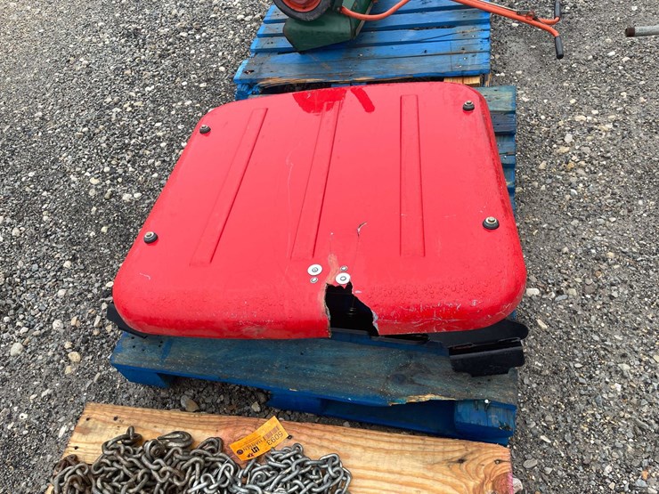 #5092-•-fiber-glass-tractor-roof-and-parts-image-4