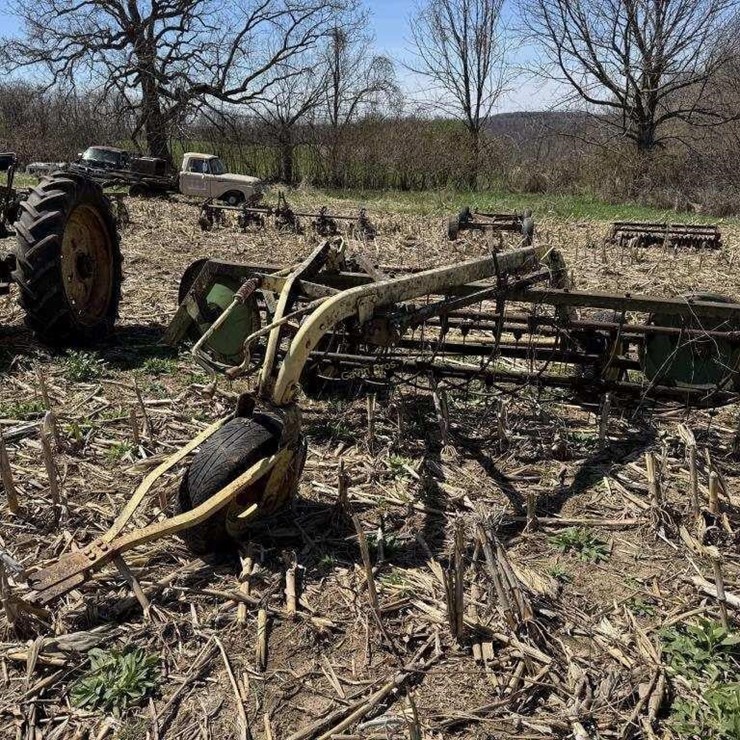 JOHN DEERE 640