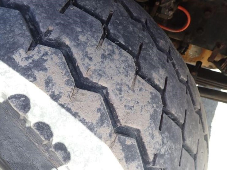 2012-caterpillar-ct660s-image-92