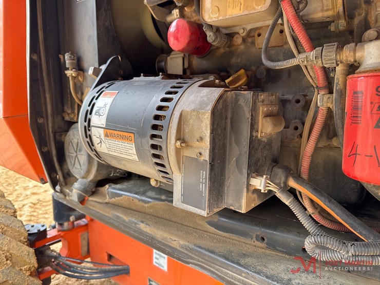 2014-jlg-800s-image-8